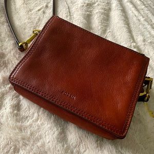 NWOT - Fossil leather bag. Beautiful brown natural color.